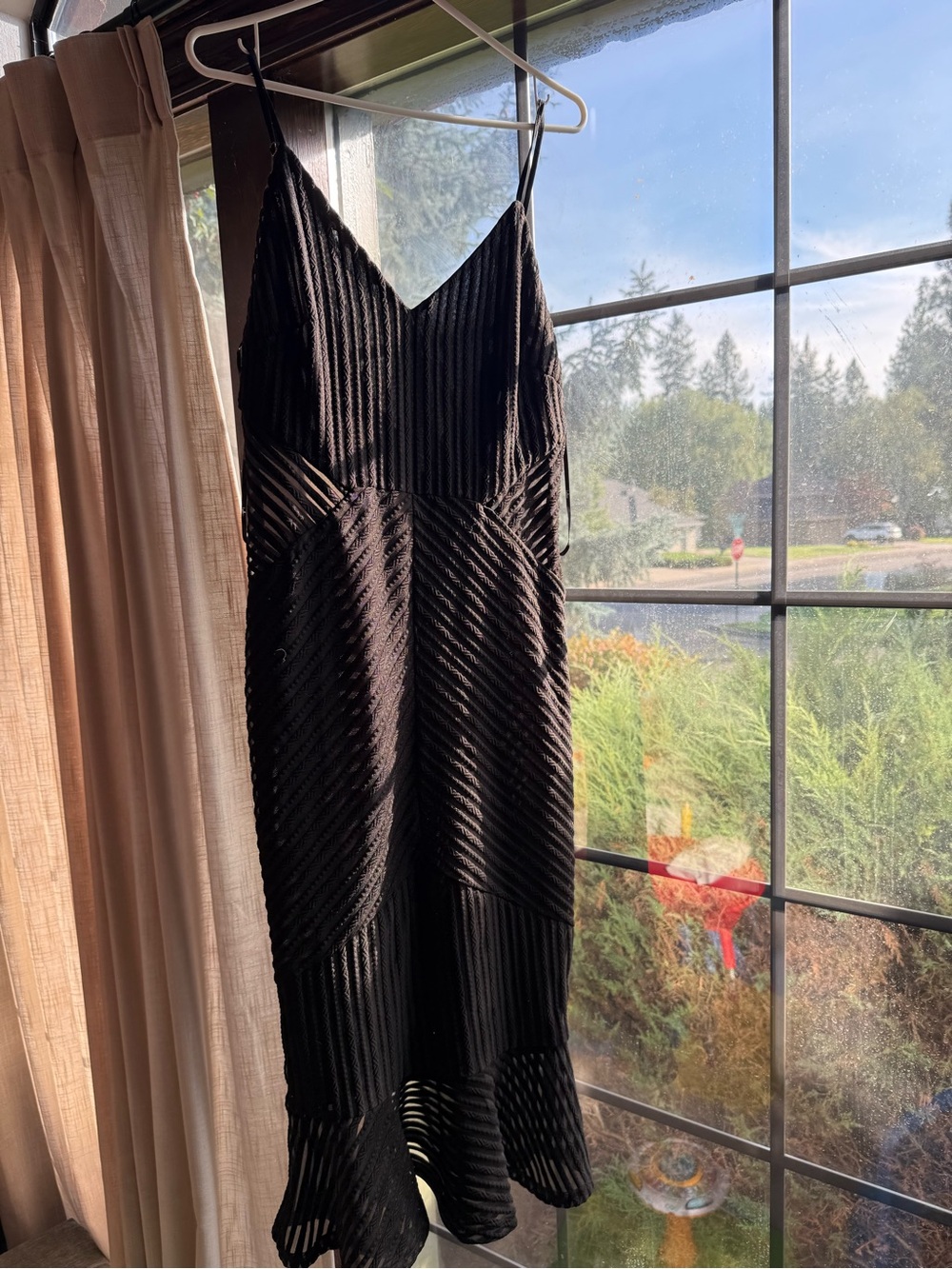 Lulu's Black Strappy V-Neck Textured Midi Dress